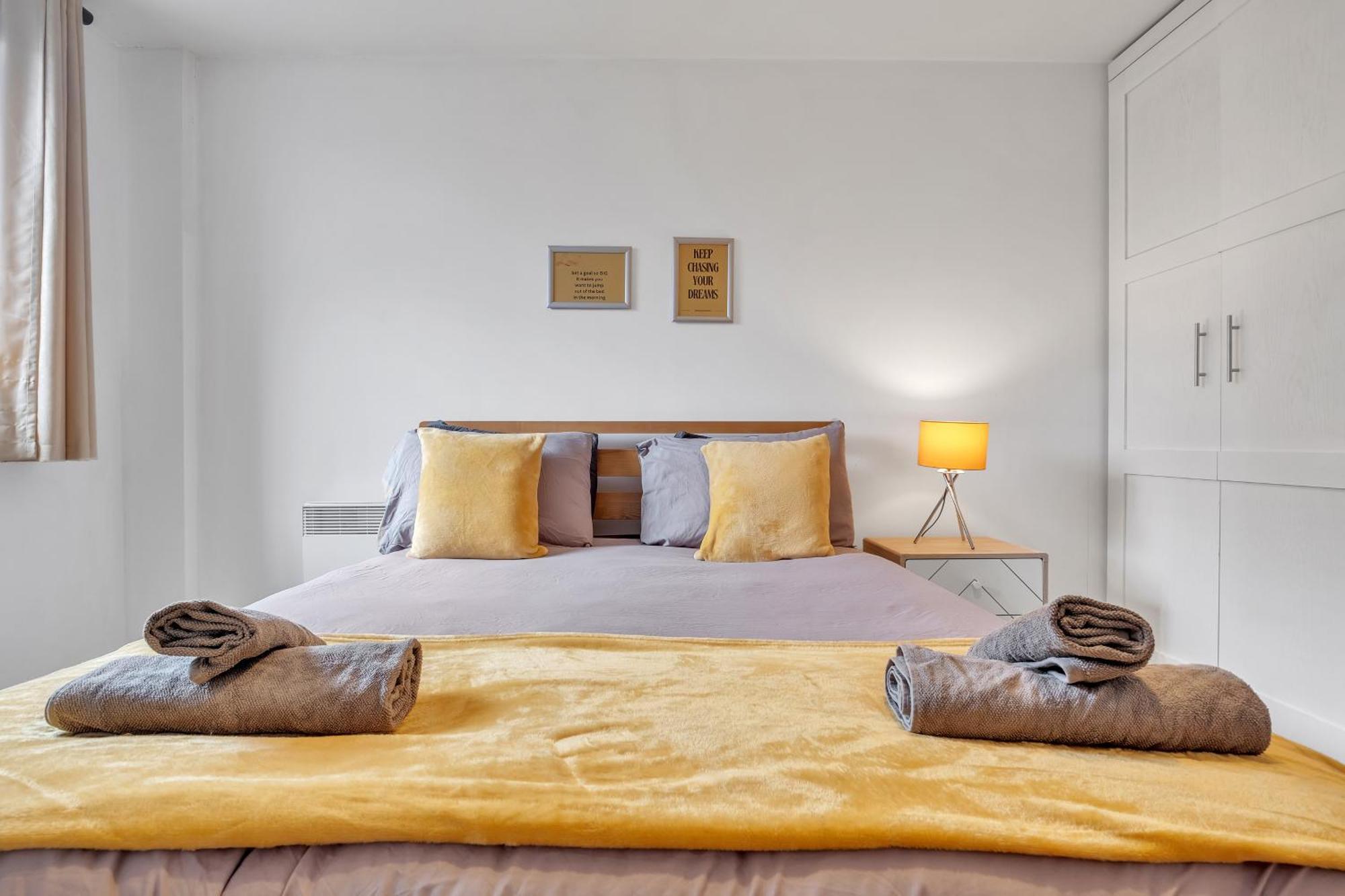 Central Suite Near Mailbox, King Bed, Ping Pong, Netflix, Sleeps 4 Birmingam Exterior foto